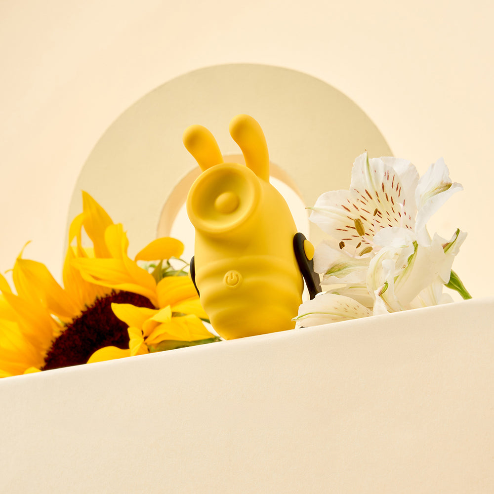 Camtoyz Clitoral Thumper Bumble Bee
